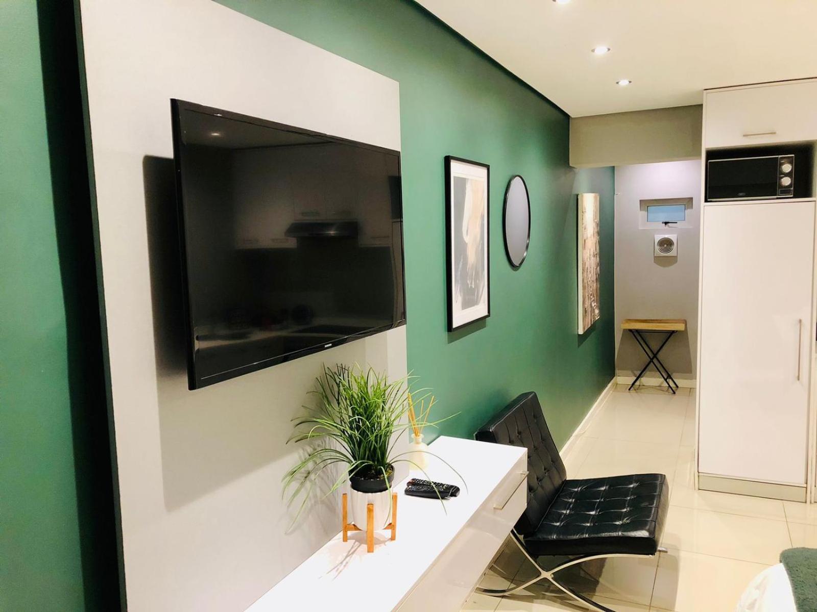Apartment Modern In Mouille Point With Point Park Access